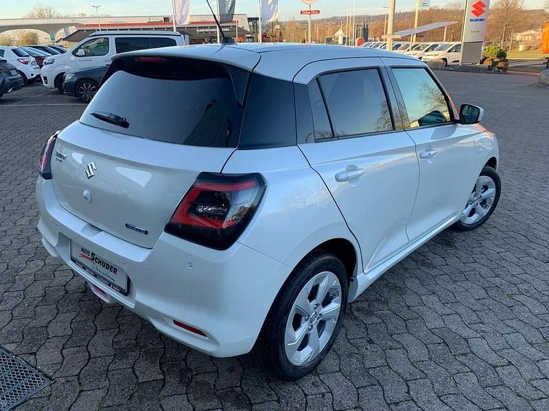 Neu Suzuki Swift Comfort 83 PS (61 kW) 2025 Weiß Limousine