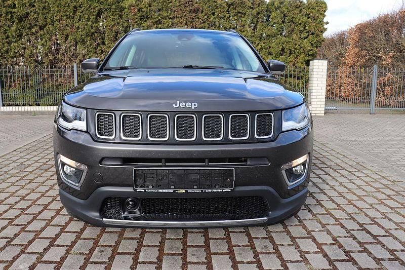 Gebraucht Jeep Compass Opening Edition 140 PS (102 kW) 2017 Grau SUV