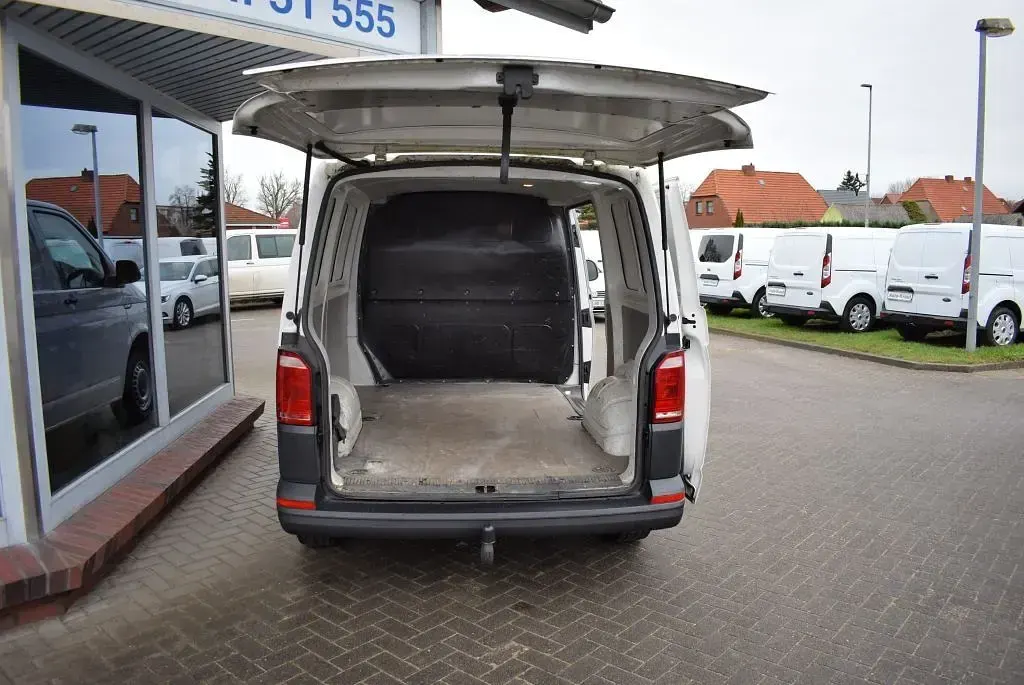 Gebraucht VW Transporter 84 PS (61 kW) 2017 Candyweiß Van