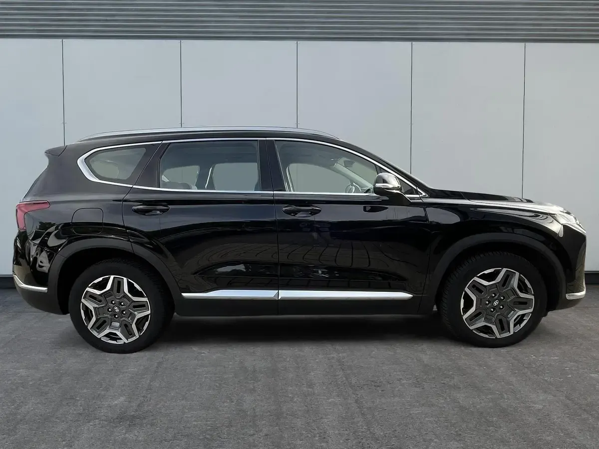 Gebraucht Hyundai Santa Fe Trend 265 PS (194 kW) 2022 Abyss black SUV