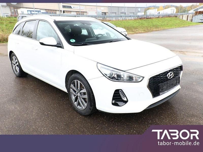 Gebraucht Hyundai i30 120 PS (88 kW) 2017 Weiss Kombi