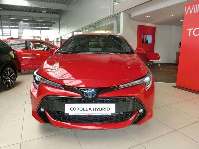 Gebraucht Toyota Corolla Team 122 PS (89 kW) 2022 Karminarot Limousine