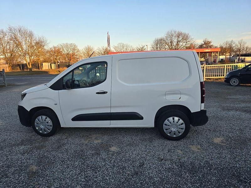 Gebraucht Peugeot Partner Premium 102 PS (75 kW) 2022 Weiß Van / Kleinbus