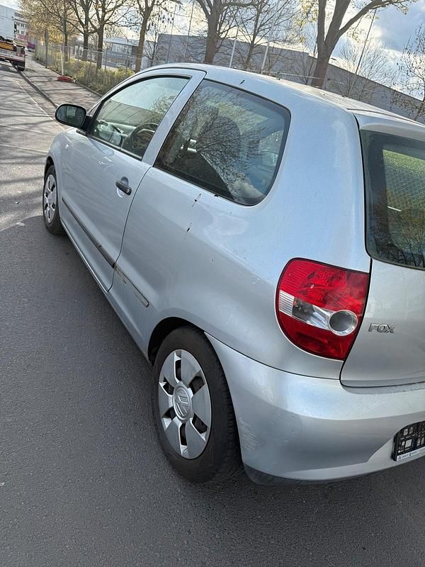 Second-hand VW Fox 69 CP (50 kW) 2007 Argintiu Hatchback