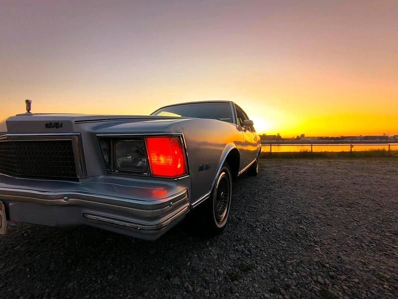Gebraucht Chevrolet Monte Carlo 147 PS (108 kW) 1978 Silber Coupé