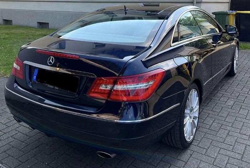Gebraucht Mercedes E350 Elegance 292 PS (214 kW) 2011 Coupé