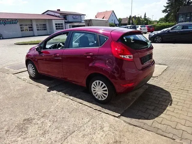 Gebraucht Ford Fiesta Trend 82 PS (60 kW) 2010 Violett Limousine