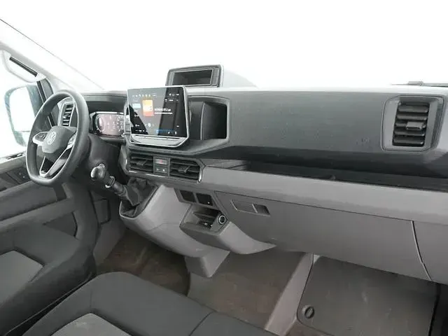 Gebraucht VW Crafter 140 PS (102 kW) 2025 Silberkeine angabe Van