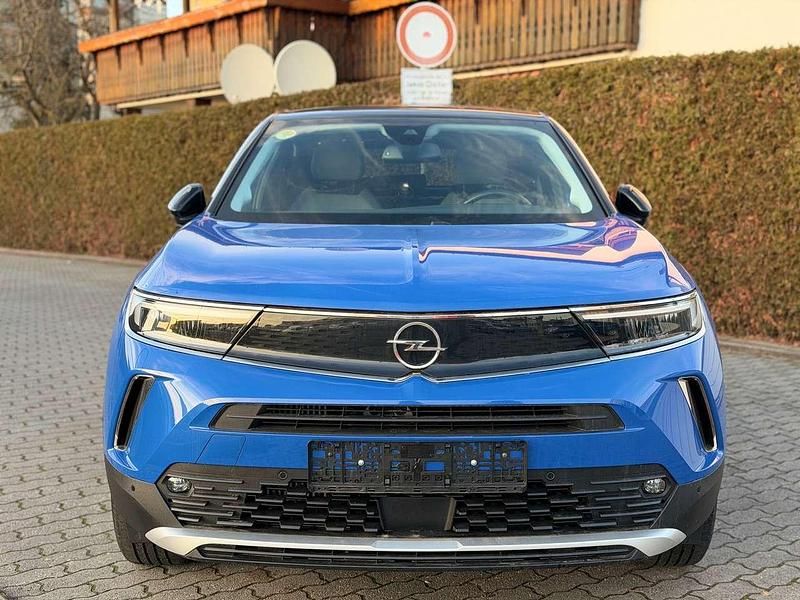Gebraucht Opel Mokka Elegance 101 PS (74 kW) 2023 Perl blau/voltaik blau SUV