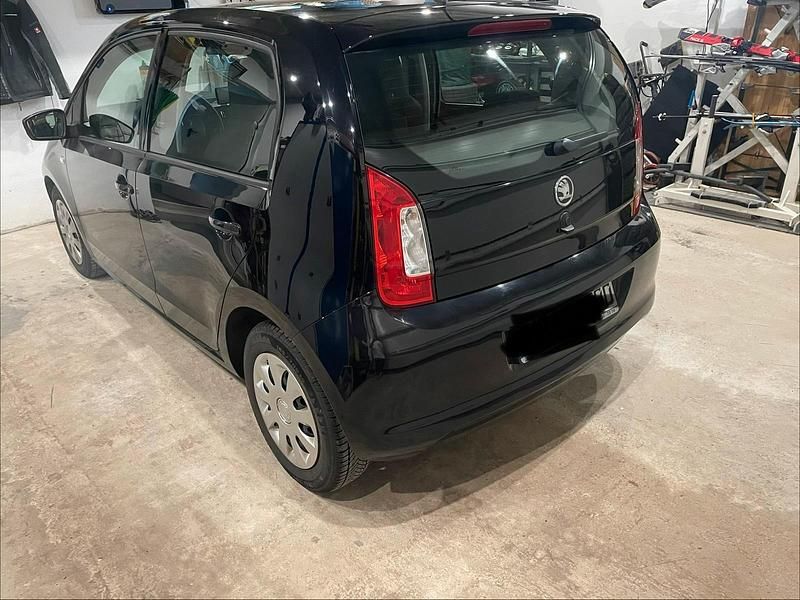 Używany Skoda Citigo 75 KM (55 kW) 2012 Czarny Hatchback