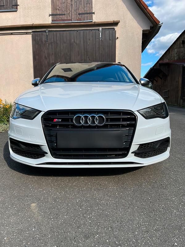 Gebraucht Audi S3 Comfort 300 PS (220 kW) 2015 Weiß Limousine