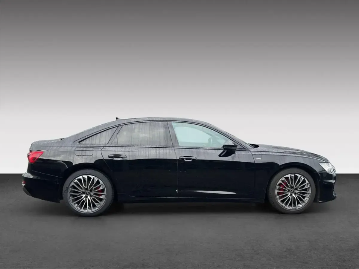Second-hand Audi A6 Advanced 367 CP (269 kW) 2023 Berlinǎ