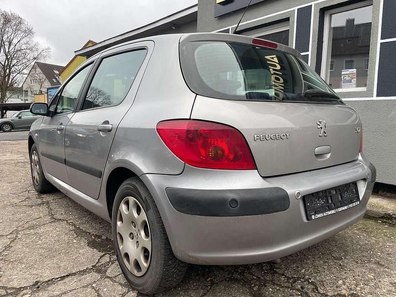 Gebraucht Peugeot 307 109 PS (80 kW) 2004 Silber Limousine