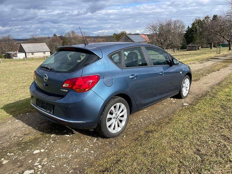 Gebraucht Opel Astra Active 140 PS (102 kW) 2013 Blau Limousine