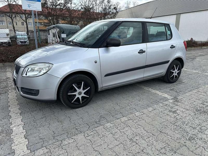 Gebraucht Skoda Fabia Classic 69 PS (50 kW) 2008 Brilliant silber mettalic Kleinwagen