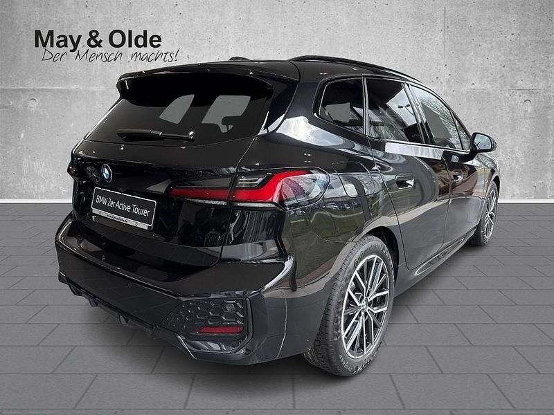 Gebraucht BMW 223 Active Tourer Performance 218 PS (160 kW) 2024 Black sapphire metallic (schwarz) Van / Kleinbus