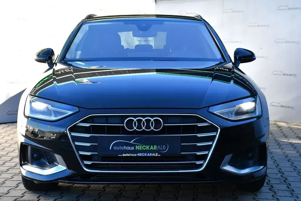Używany Audi A4 Advanced 150 KM (110 kW) 2020 Czarny Kombi