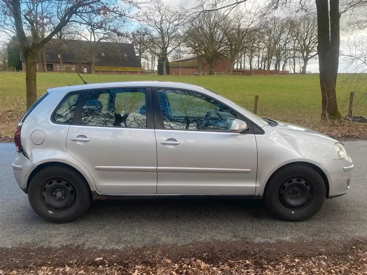 Usata VW Polo 70 CV (51 kW) 2006 Argento Utilitaria
