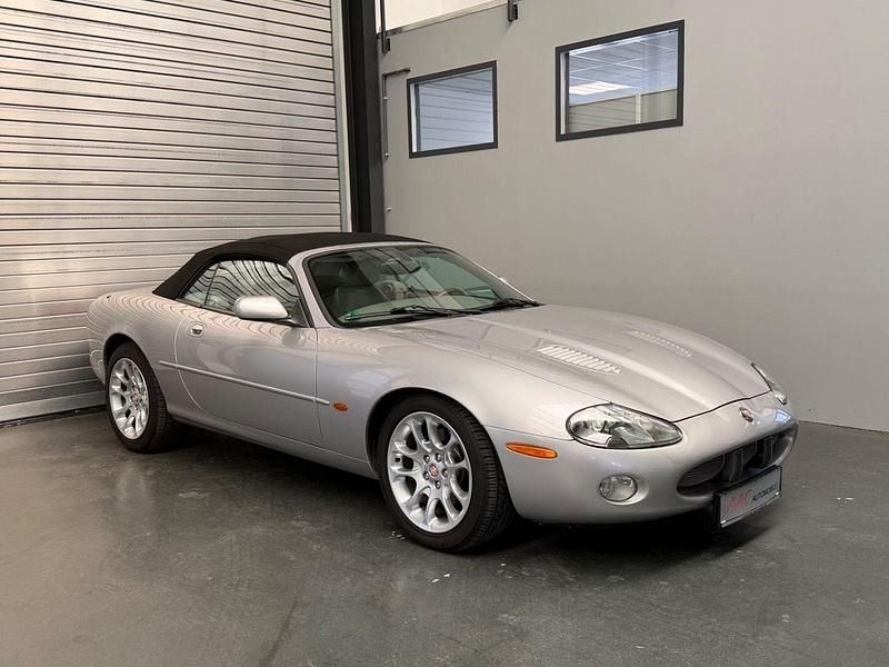 Gebraucht Jaguar XKR 363 PS (266 kW) 2001 Silber Cabrio