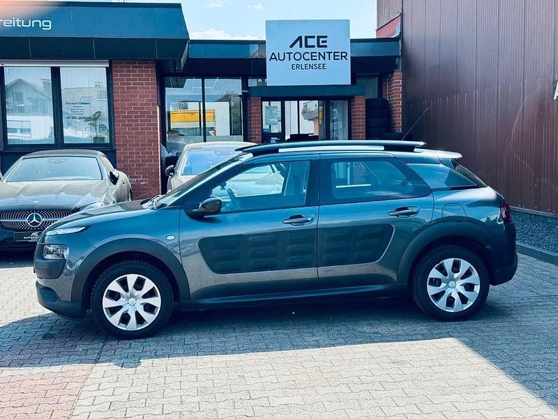 Usado Citroën C4 Feel 82 HP (60 kW) 2017 Cinzento Sedan