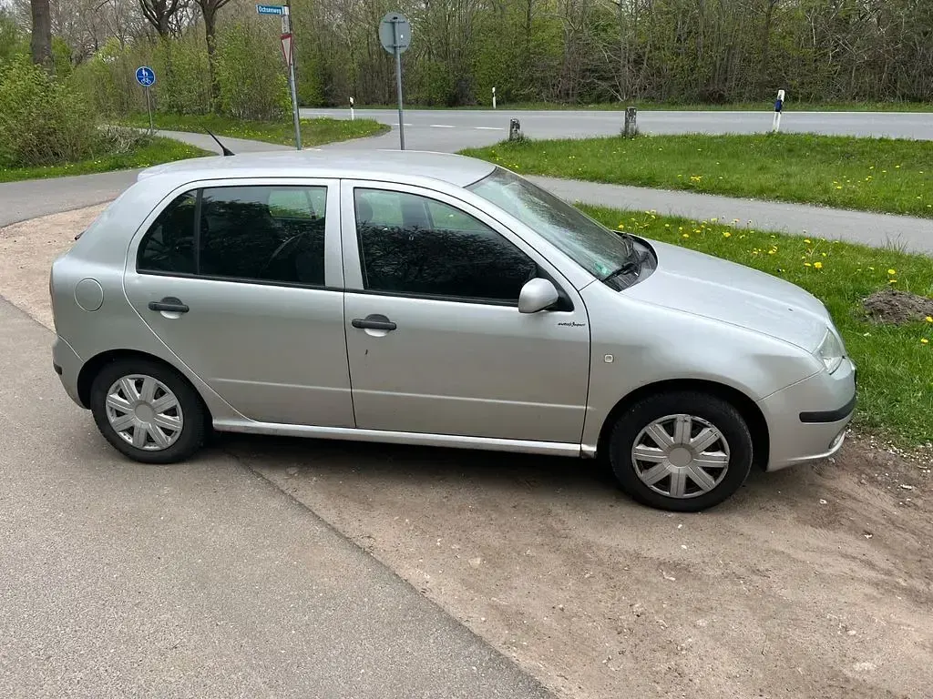 Gebraucht Skoda Fabia Ambiente 75 PS (55 kW) 2005 Silber Limousine