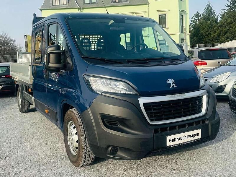 Gebraucht Peugeot Boxer 163 PS (119 kW) 2018 Farbe blau imperial/deckende Van