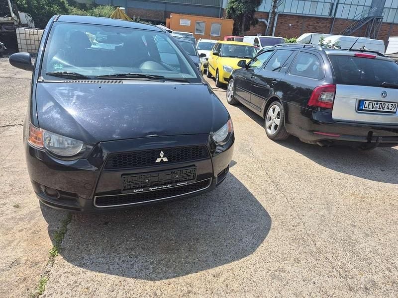 Schwarz Gebraucht 2011 Mitsubishi Colt Limousine | 1.950 € (Guter Preis) - Bild 1/4