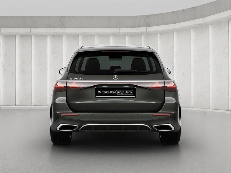 Gebraucht Mercedes E300 Premium 204 PS (150 kW) 2024 Grau Limousine