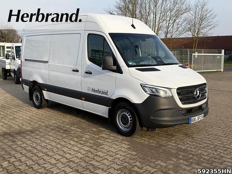 Gebraucht Mercedes Sprinter 190 PS (139 kW) 2025 Weiss Van