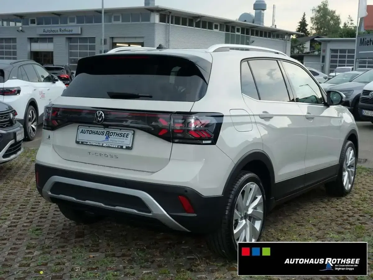Gebraucht VW T-Cross Style 116 PS (85 kW) 2024 Ascotgrau SUV