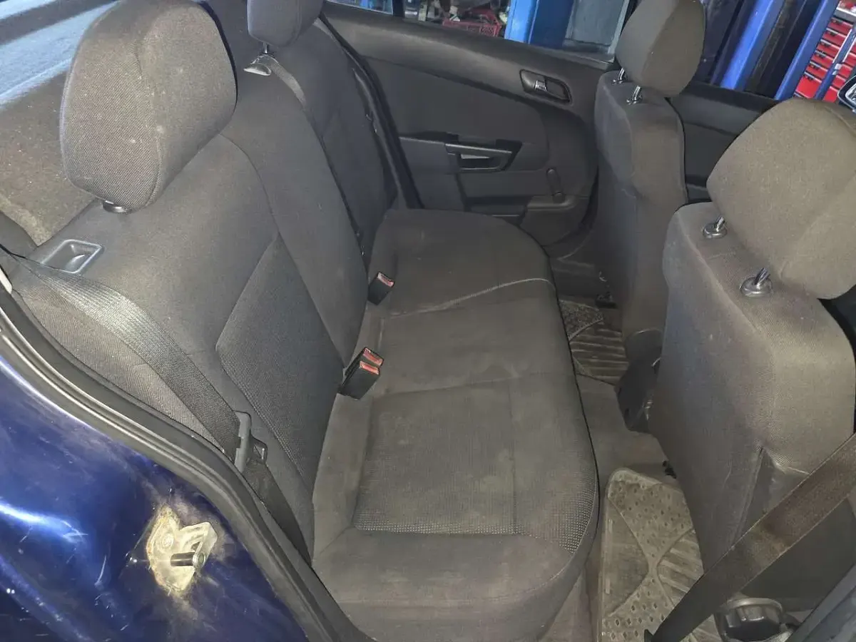 Usata Opel Astra Basis 90 CV (66 kW) 2009 Blu Utilitaria