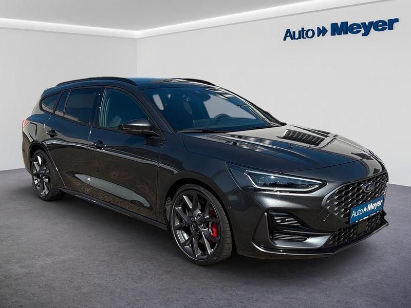 Neu Ford Focus STX 280 PS (205 kW) 2026 Grau Limousine