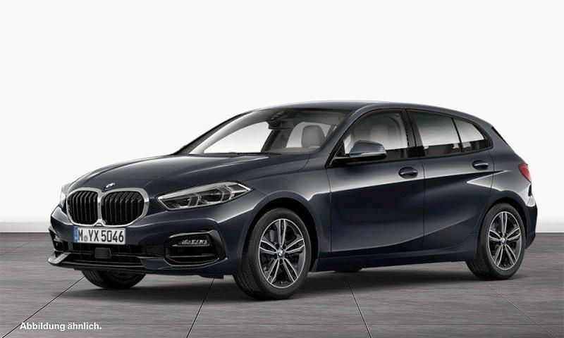 Grau Gebraucht 2021 BMW 118 Sport Line Kleinwagen | 23.207 € (Fairer Preis) - Bild 1/3