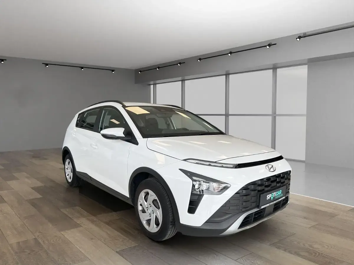 Gebraucht Hyundai Bayon GO! 101 PS (74 kW) 2023 Weiß SUV
