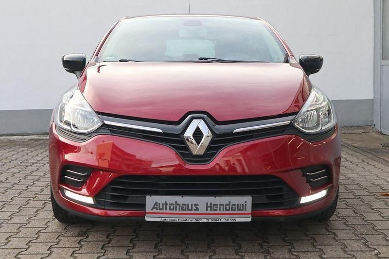 Rot Gebraucht 2018 Renault Clio IV LIMITED Limousine | 7.990 € (Fairer Preis) - Bild 1/4