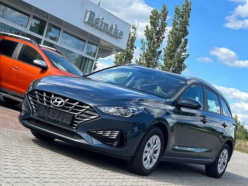 Gebraucht Hyundai i30 110 PS (80 kW) 2021 Blau metallic Kombi