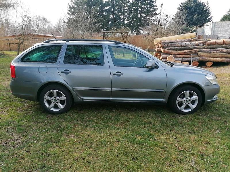 Gebraucht Skoda Octavia 110 PS (80 kW) 2013 Grau Kombi