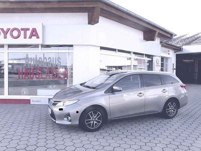Gebraucht Toyota Auris Touring Sports Comfort 132 PS (97 kW) 2014 Silber Kombi
