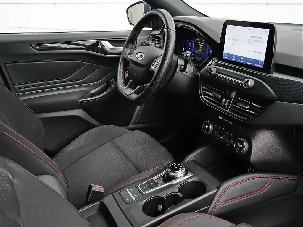 Gebraucht Ford Focus ST-Line X 182 PS (133 kW) 2021 Blau Limousine