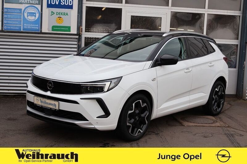 Jade weiss/schwarz Gebraucht 2022 Opel Grandland X Ultimate SUV | 21.995 € (Fairer Preis) - Bild 1/4