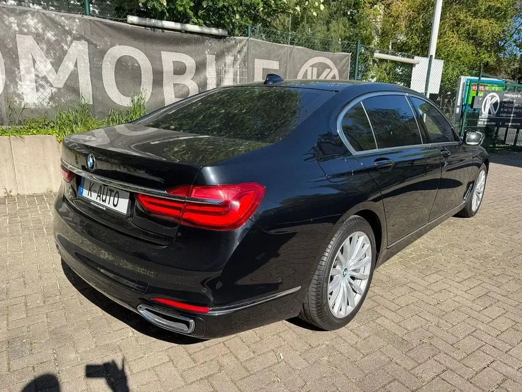 Gebraucht BMW 740L 320 PS (235 kW) 2017 Schwarz Limousine