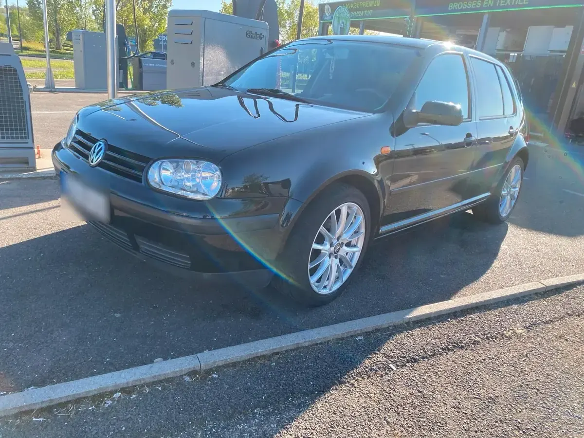 Gebraucht VW Golf IV 101 PS (74 kW) 1997 Schwarz Kleinwagen
