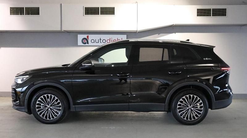 Gebraucht VW Tiguan Goal 150 PS (110 kW) 2025 Schwarz SUV