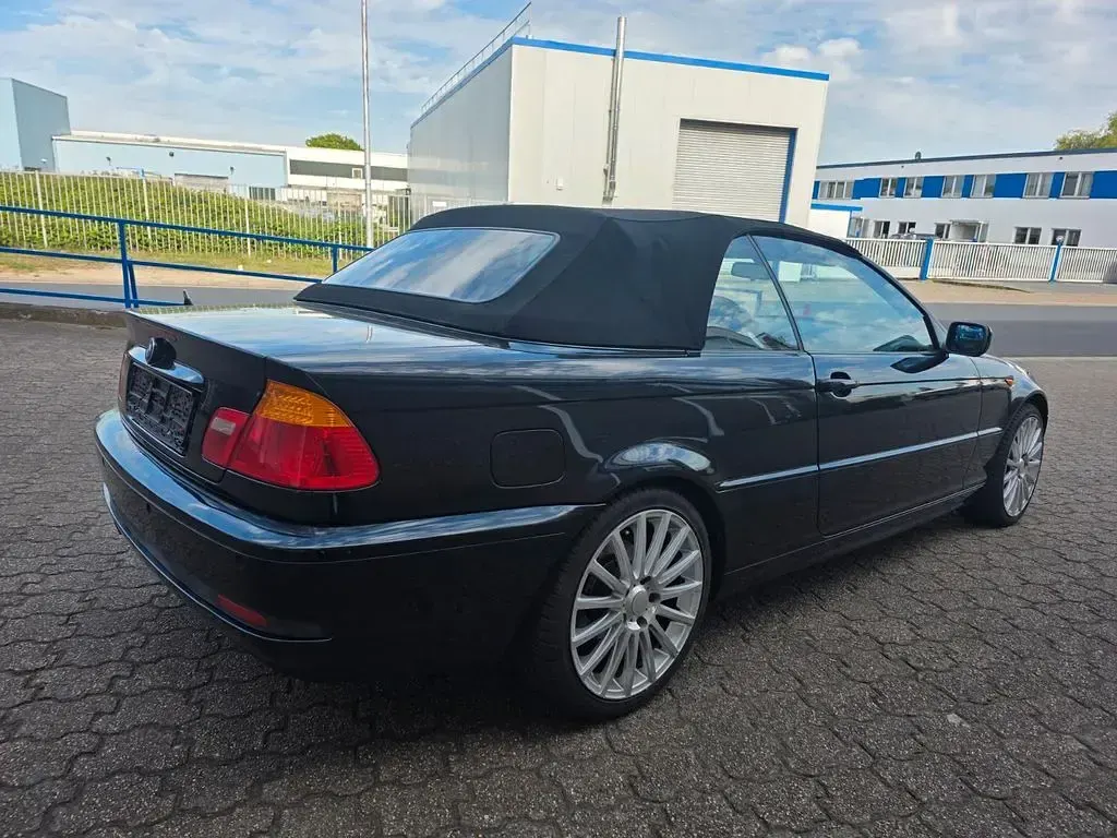 Gebraucht BMW 318 Cabriolet Sport Line 143 PS (105 kW) 2004 Schwarz Cabrio