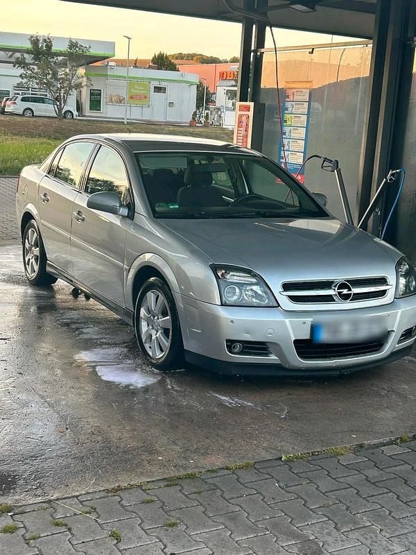 Grau Gebraucht 2005 Opel Vectra Limousine | 1.500 € (Guter Preis) - Bild 1/4