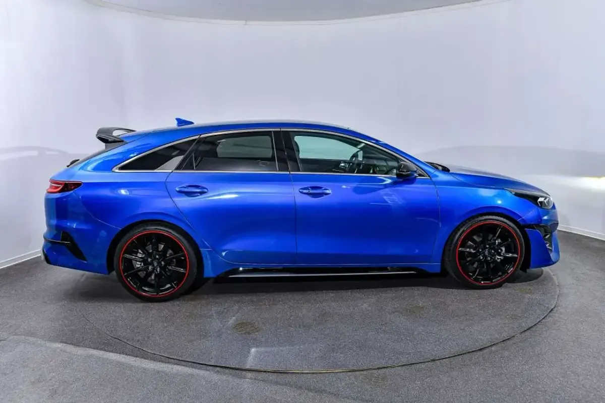 Gebraucht Kia ProCeed GT-Line 140 PS (102 kW) 2025 Blue flame metallic Kombi
