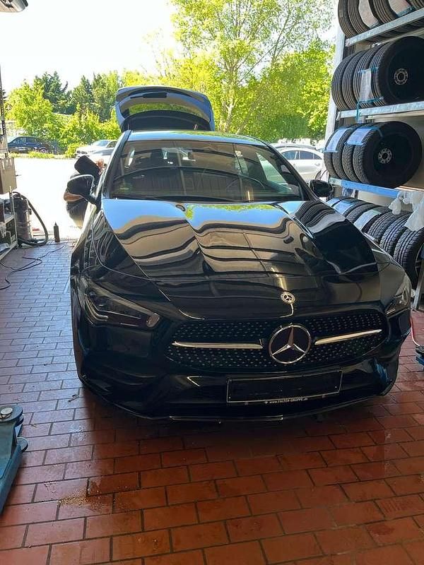 Gebraucht Mercedes CLA250e 160 PS (117 kW) 2022 Schwarz Limousine