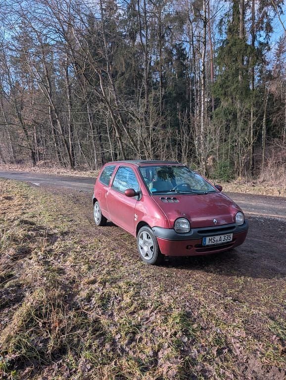 Second-hand Renault Twingo 58 CP (42 kW) 2003 Roșu Hatchback
