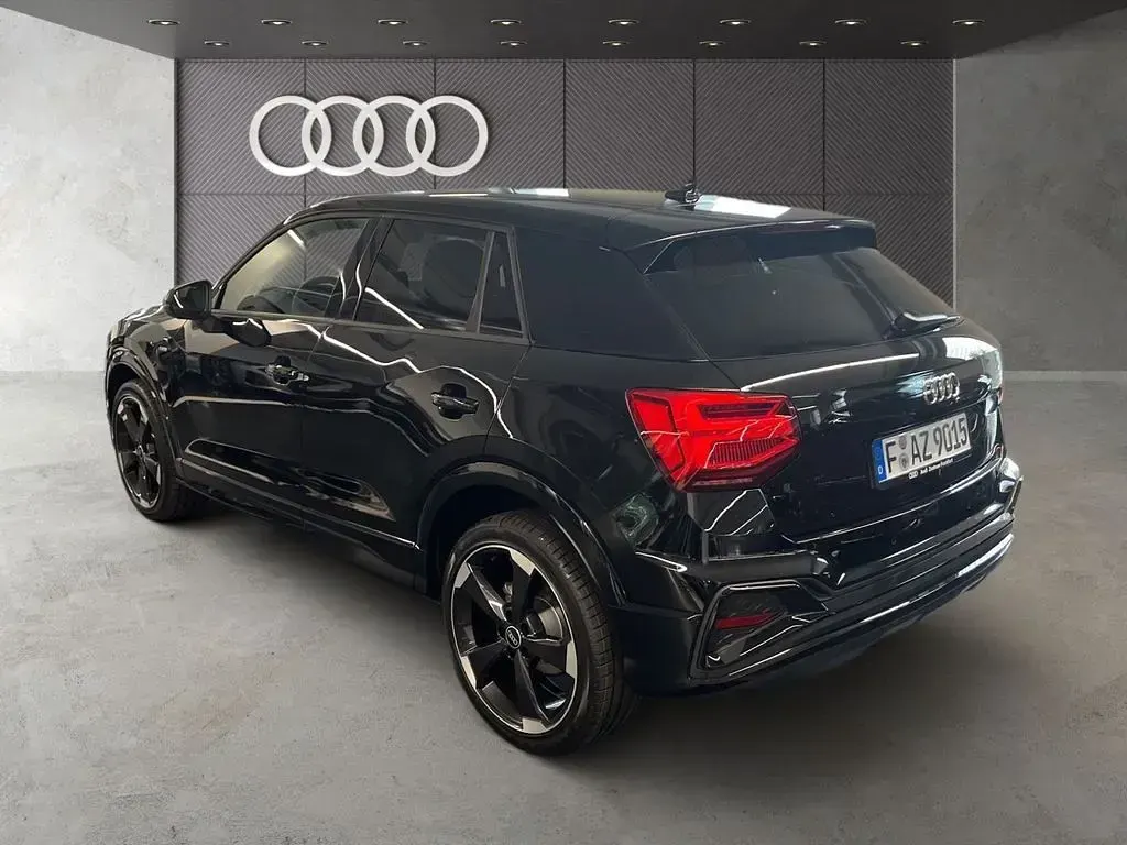 Gebraucht Audi Q2 S-Line 150 PS (110 kW) 2026 Mythosschwarz metallic SUV