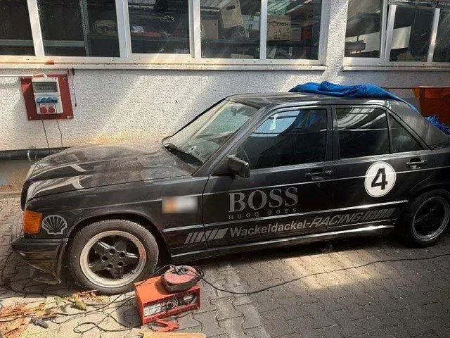 Gebraucht Mercedes 190 160 PS (117 kW) 1985 Schwarz Limousine